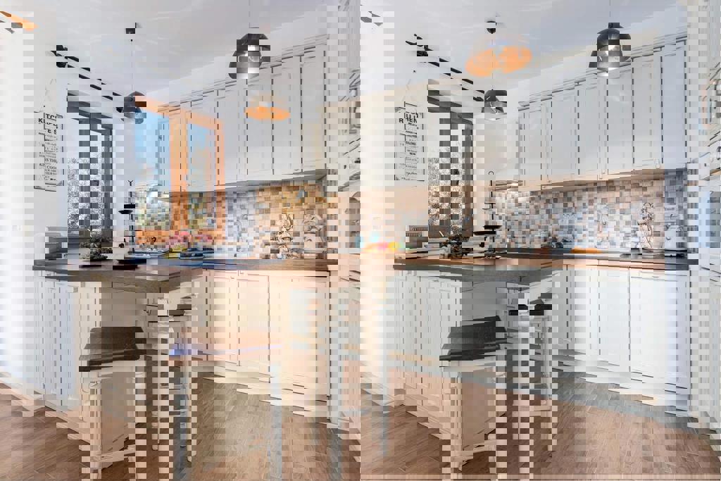 Samostojna hiša s bazenom - pogled na morje